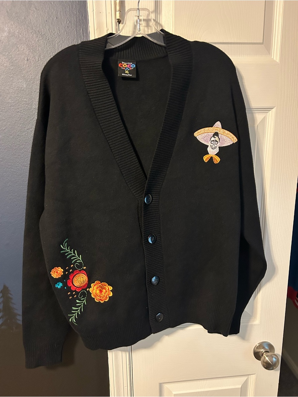 Disney Pixar Coco Embroidered
Cardigan Sweater Size XL